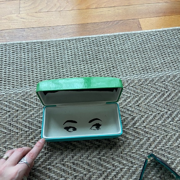 Kate Spade Sunnies - Picture 4 of 7